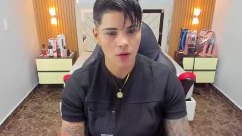 Snapshot of karolandluna chatting on 10.02.25 Karol and Luna online show from 10.02.25