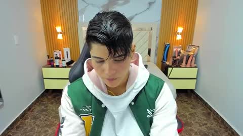 Snapshot of karolandluna chatting on 10.03.25 Karol and Luna online show from 10.03.25