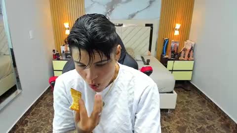 Snapshot of karolandluna chatting on 10.07.25 Karol and Luna online show from 10.07.25