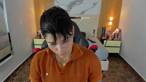 Snapshot of karolandluna chatting on 10.20.25 Karol and Luna online show from 10.20.25