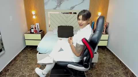 Karol and Luna online show from 10.30.25