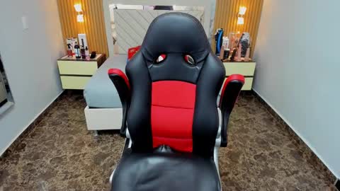 Karol and Luna online show from 12.17.25