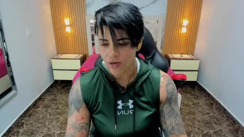 Snapshot of karolandluna chatting on 04.25.26 Karol and Luna online show from 04.25.26