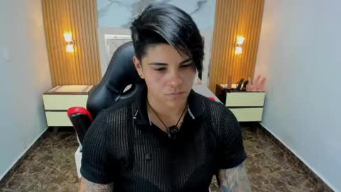 Snapshot of karolandluna chatting on 04.27.26 Karol and Luna online show from 04.27.26