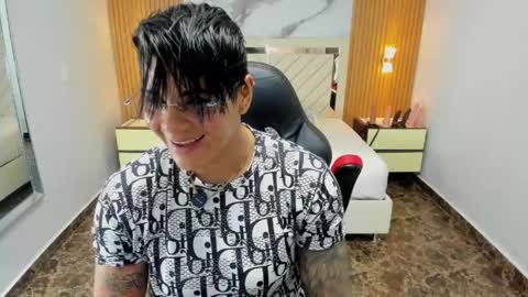 Snapshot of karolandluna chatting on 04.30.26 Karol and Luna online show from 04.30.26