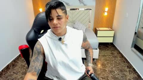 Snapshot of karolandluna chatting on 05.07.26 Karol and Luna online show from 05.07.26