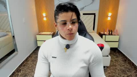 Snapshot of karolandluna chatting on 05.12.26 Karol and Luna online show from 05.12.26