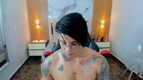 Snapshot of karolandluna chatting on 05.30.26 Karol and Luna online show from 05.30.26
