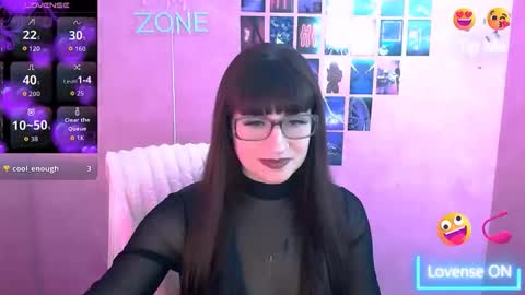 Caroline online show from 12.23.25