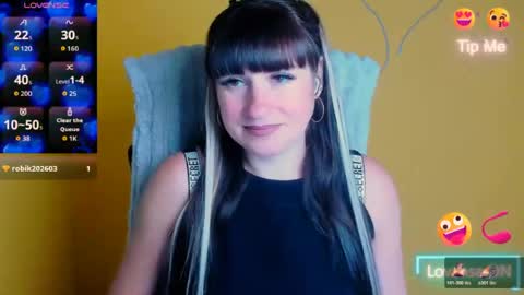 Snapshot of karolina_mia chatting on 06.21.26 Caroline online show from 06.21.26