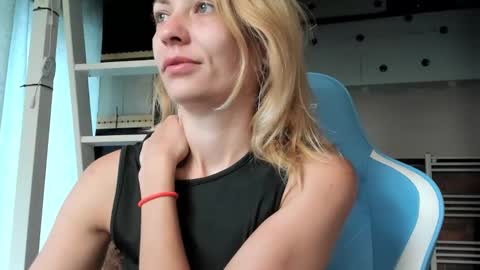 karoline121 online show from 09.10.25