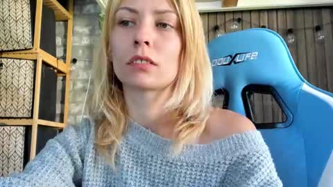 karoline121 online show from 09.18.25