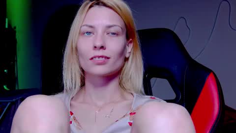 karoline121 online show from 10.05.25