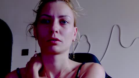 karoline121 online show from 11.15.25