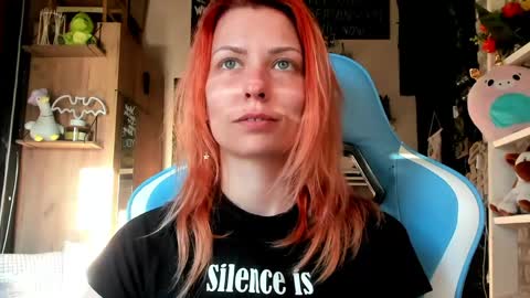 Snapshot of karoline121 chatting on 04.18.26 karoline121 online show from 04.18.26