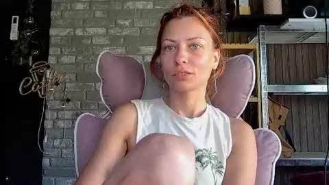 Snapshot of karoline121 chatting on 06.25.26 karoline121 online show from 06.25.26