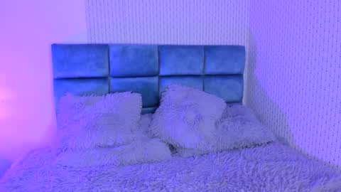 Karoline  online show from 12.23.24