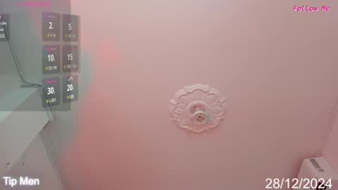 Snapshot of karoline_marin chatting on 12.28.24 Karoline online show from 12.28.24