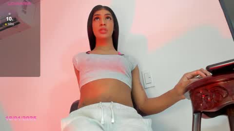 Snapshot of karoline_marin chatting on 01.18.25 Karoline online show from 01.18.25