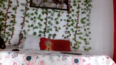 Snapshot of karolsweetvagi chatting on 06.21.26 karol online show from 06.21.26