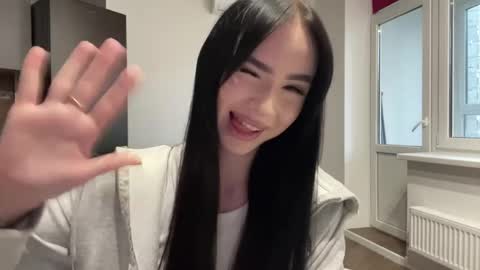 Snapshot of karyllangfitt chatting on 05.28.26 Izzy online show from 05.28.26
