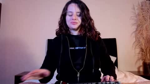 Snapshot of kassandra_james chatting on 05.19.26 kassandra james online show from 05.19.26