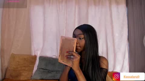 Snapshot of kassandracruz chatting on 10.11.25 Cris    my transmision schedules of 8am to 2pm hour Colombia online show from 10.11.25