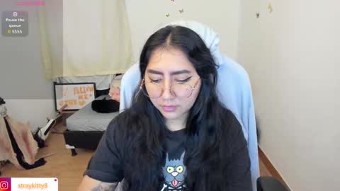 Snapshot of kat_ly_chan chatting on 09.11.25 Kat       online show from 09.11.25