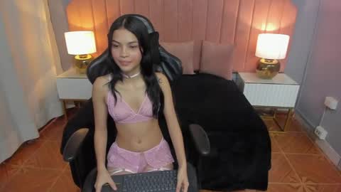 Snapshot of kata_petite chatting on 04.22.26 KATA online show from 04.22.26