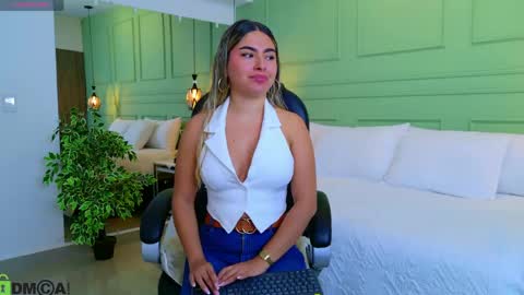 Snapshot of kataliina_18 chatting on 04.21.26 Kat online show from 04.21.26