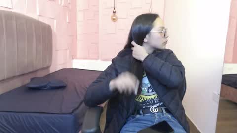 Katalina online show from 12.03.25