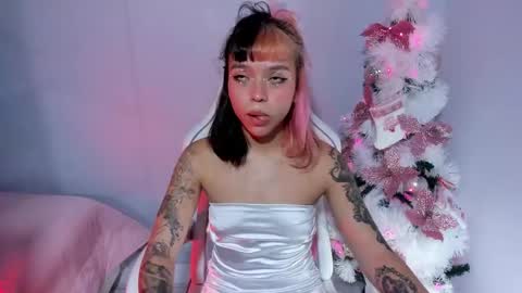 Snapshot of katalina_garcia chatting on 12.23.25 Kata Garcia online show from 12.23.25