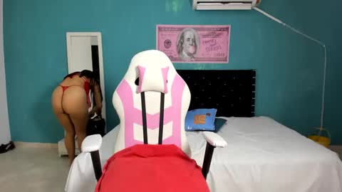 Snapshot of katalina_hot45 chatting on 02.14.25 katalina_hot45 online show from 02.14.25