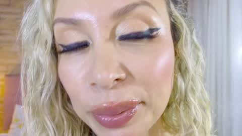 Snapshot of katalinahell chatting on 02.02.25 katalinahell online show from 02.02.25