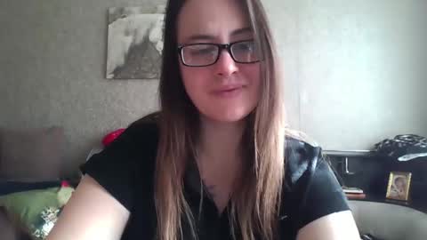 Snapshot of katarios_x chatting on 09.30.25 katarios online show from 09.30.25