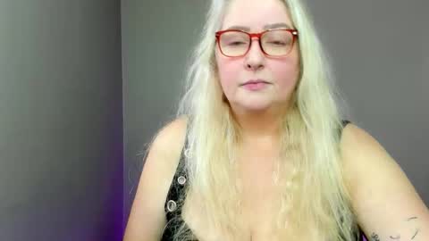 Kat D Sinclair online show from 11.30.25