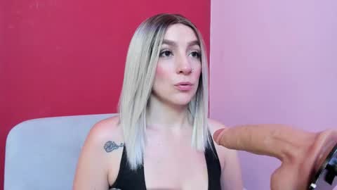 Snapshot of kate_bunny_ chatting on 12.05.25 Kate online show from 12.05.25