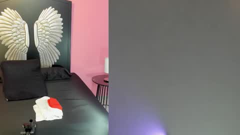 Snapshot of kate_bunny_ chatting on 12.20.25 Kate online show from 12.20.25