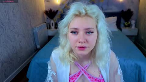 Snapshot of kate_krose chatting on 03.06.26 Kate online show from 03.06.26