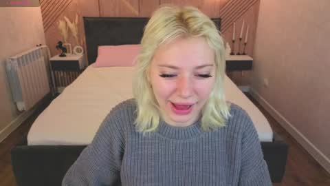 Snapshot of kate_krose chatting on 04.12.26 Kate online show from 04.12.26