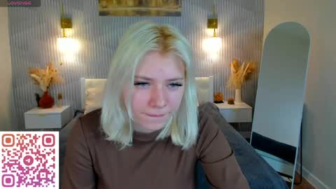 Snapshot of kate_krose chatting on 04.15.26 Kate online show from 04.15.26