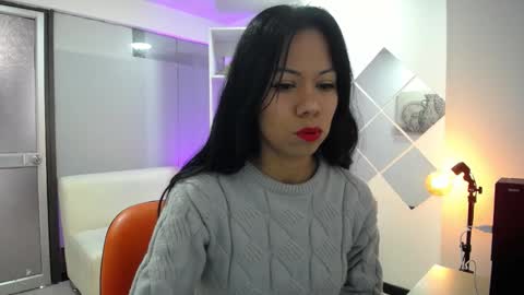 Snapshot of kate_owenns chatting on 03.08.25 Kate  online show from 03.08.25