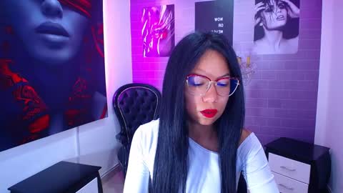 Snapshot of kate_owenns chatting on 09.12.25 Kate  online show from 09.12.25