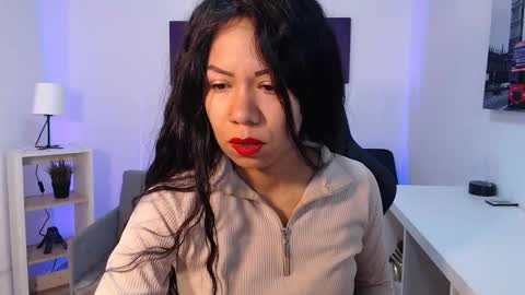 Snapshot of kate_owenns chatting on 10.24.25 Kate  online show from 10.24.25