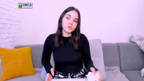 Snapshot of kate_ree_ chatting on 09.18.25 KATE online show from 09.18.25