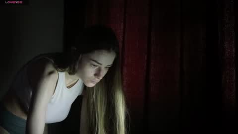 Snapshot of kate_swon chatting on 06.16.26 Kate online show from 06.16.26