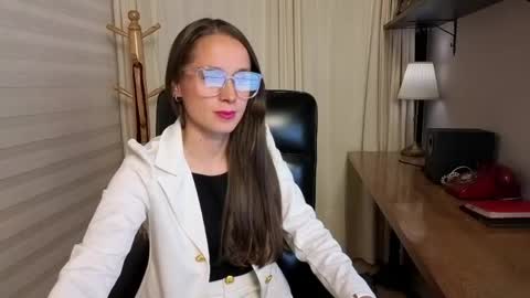Snapshot of kate_thompson_ chatting on 04.25.26 Kathe online show from 04.25.26