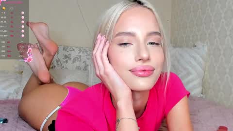 Snapshot of katebremar chatting on 02.11.25 online show from 02.11.25