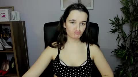 Snapshot of katedesire chatting on 01.19.25 Kate  online show from 01.19.25