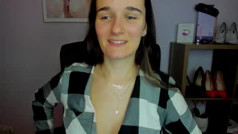 Snapshot of katedesire chatting on 10.04.25 Kate  online show from 10.04.25